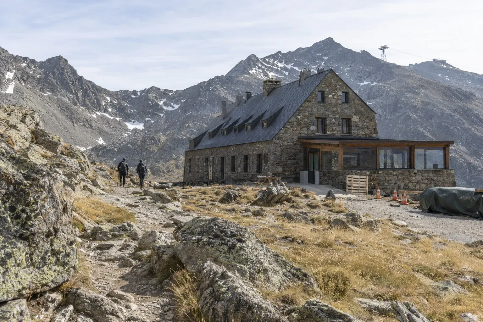 Illustration du guide 2 620 mètres d'altitude : le plus haut hôtel de France ouvre sous le Pic du Midi, pour environ 600 euros la nuit